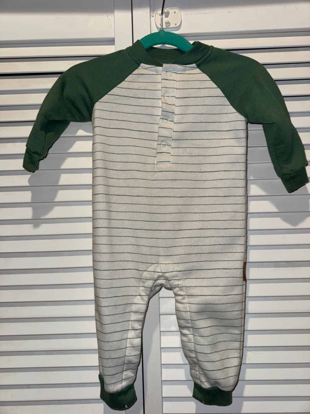 Striped Cream & Forest Green Raglan Kids Footie - Button Front